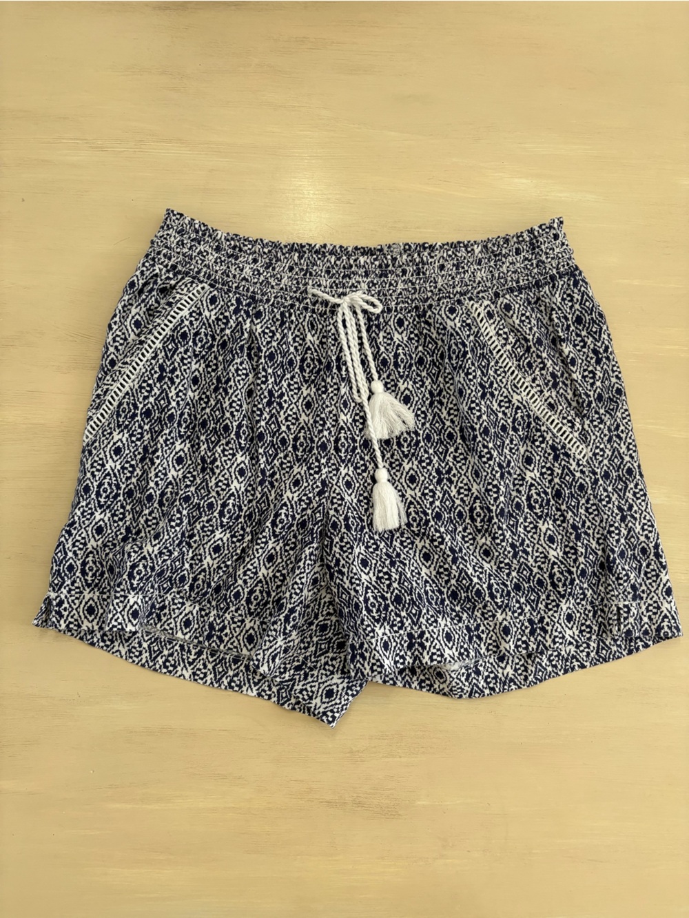 Briggs New York Navy and White Geometric Elastic-Waist Shorts